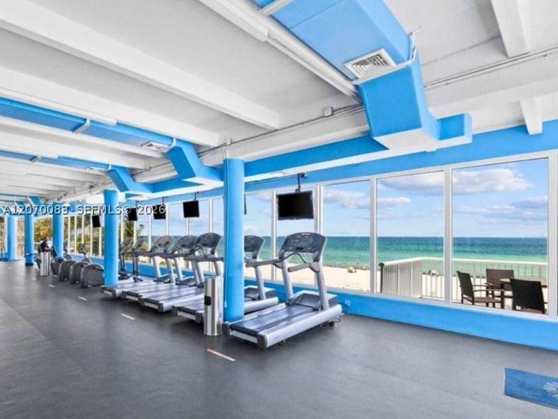 1 bedroom Condominium at 5401 Collins Ave 144, The Carriage House Condo, Miami Beach — photo 4