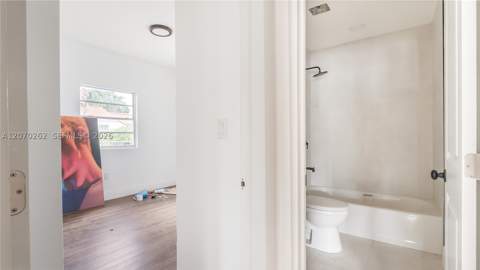 2100 SW 25th St, Miami FL - photo 11 of 23