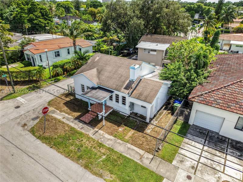 6 bedroom SingleFamilyResidence at 2100 SW 25th St, Citrus Park, Miami — photo 4
