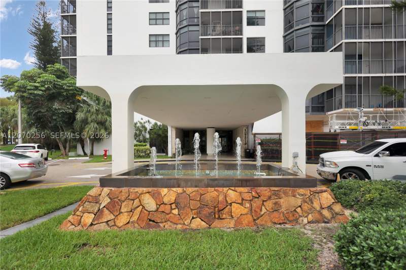 1 bedroom Condominium at 20100 W Country Club Dr 403, Bonavida Condo, Aventura — photo 3