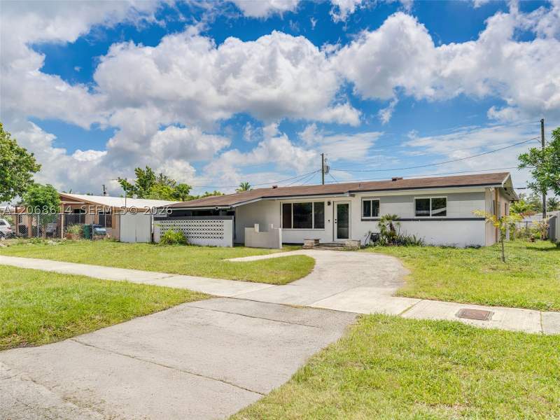 3 bedroom SingleFamilyResidence at 19931 Gulfstream Rd, Pine Tree Manor Sec 3, Cutler Bay — photo 3