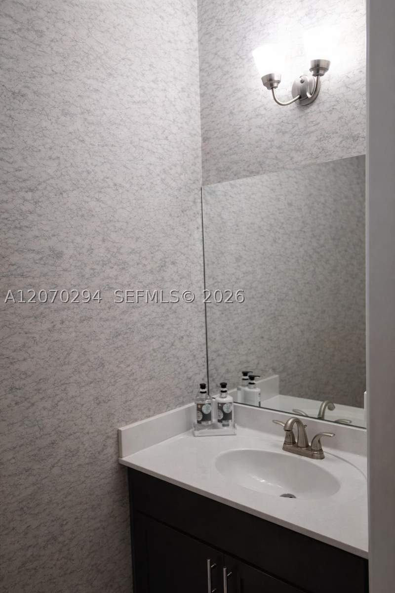 3 bedroom Townhouse at 426 NE 194th Ter, Champion Lakes, Miami — photo 5