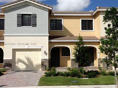 426 NE 194th Ter, Miami FL - photo 6 of 10