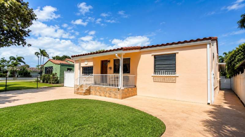 5 bedroom SingleFamilyResidence at 1791 SW 14th St, SOUTH SHENANDOAH, Miami — photo 2