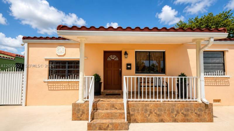 5 bedroom SingleFamilyResidence at 1791 SW 14th St, SOUTH SHENANDOAH, Miami — photo 3