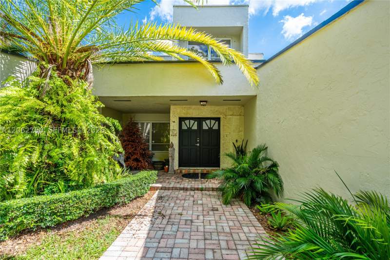 4 bedroom SingleFamilyResidence at 12231 SW 103rd Ter, Summit Park Estates, Miami — photo 2