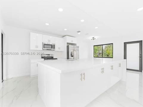 2500 SW 23rd Ter, Miami FL - photo 11 of 38