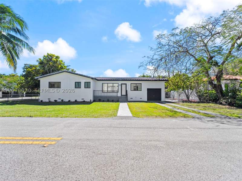 3 bedroom SingleFamilyResidence at 2500 SW 23rd Ter, Gilbert Sub, Miami — photo 2