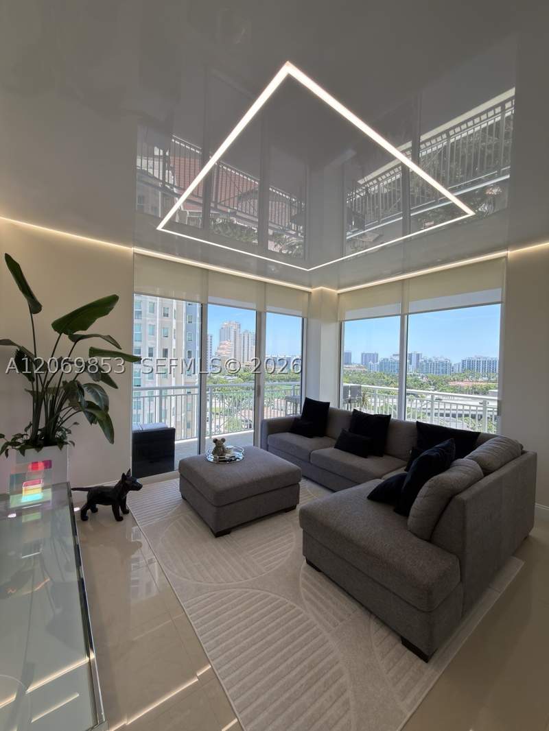 2 bedroom Condominium at 19501 W Country Club Dr 1004, Turnberry On The Green Co, Aventura — photo 2