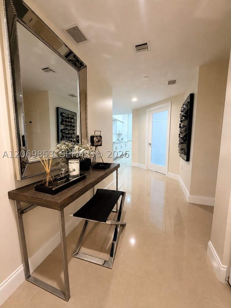 2 bedroom Condominium at 19501 W Country Club Dr 1004, Turnberry On The Green Co, Aventura — photo 3