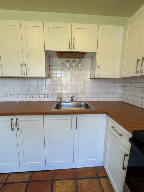 1460 Ocean Dr 208, Miami Beach FL - photo 11 of 36