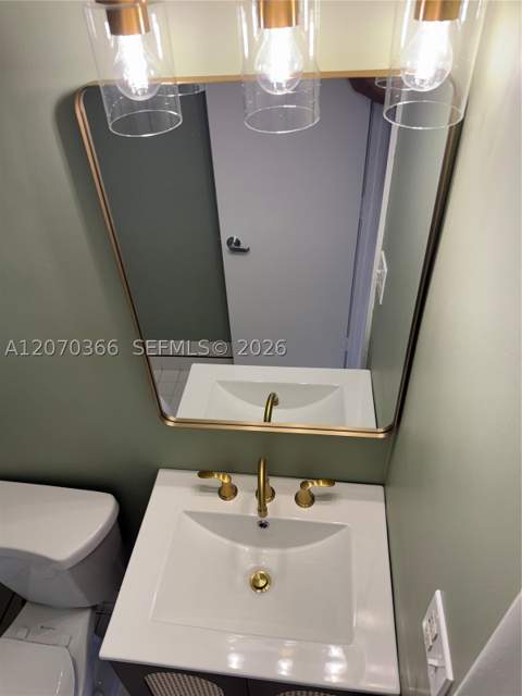 1460 Ocean Dr 208, Miami Beach FL - photo 13 of 36