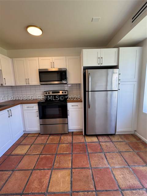 1460 Ocean Dr 208, Miami Beach FL - photo 9 of 36