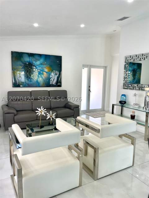 19342 SW 119th Ct, Miami FL - photo 10 of 26