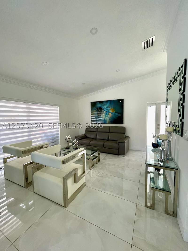 3 bedroom SingleFamilyResidence at 19342 SW 119th Ct, Lime Grove Gardens, Miami — photo 5