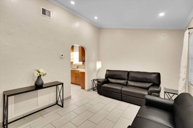 4 bedroom SingleFamilyResidence at 1670 NW 121st Street, Sunkist Grove, North Miami — photo 4