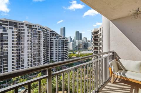 540 Brickell Key Dr 1519, Miami FL - photo 15 of 46