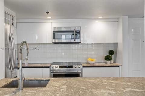 540 Brickell Key Dr 1519, Miami FL - photo 9 of 46