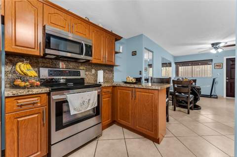 2765 W 61st Pl 103, Hialeah FL - photo 14 of 52