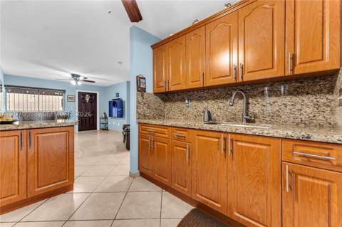 2765 W 61st Pl 103, Hialeah FL - photo 16 of 52