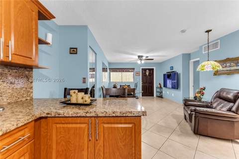 2765 W 61st Pl 103, Hialeah FL - photo 17 of 52