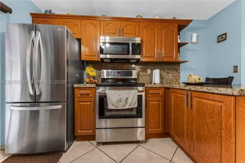 2765 W 61st Pl 103, Hialeah FL - photo 19 of 52