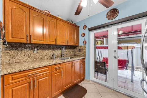 2765 W 61st Pl 103, Hialeah FL - photo 20 of 52
