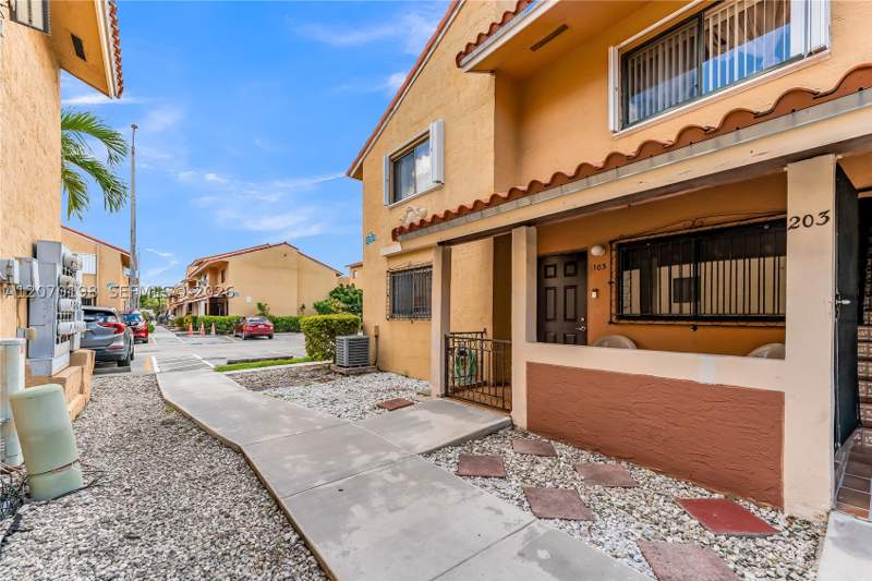 2 bedroom Condominium at 2765 W 61st Pl 103, Residencial El Prado Cond, Hialeah — photo 3