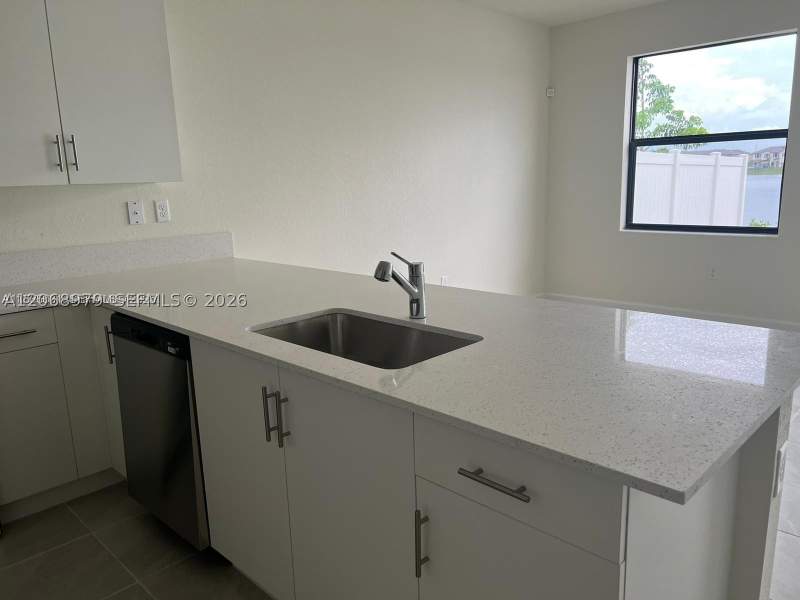 3 bedroom Townhouse at 3382 W 114th Ter, Aquabella North, Hialeah — photo 5