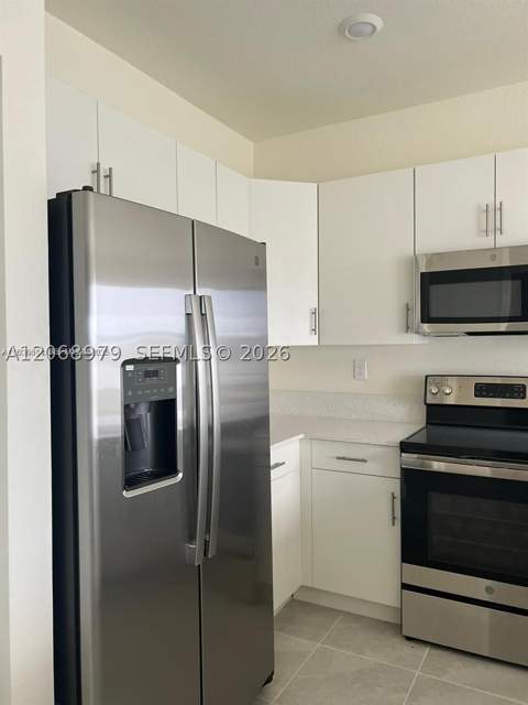 3382 W 114th Ter, Hialeah FL - photo 6 of 22