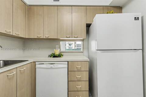 1825 W 44th Pl 509, Hialeah FL - photo 15 of 43
