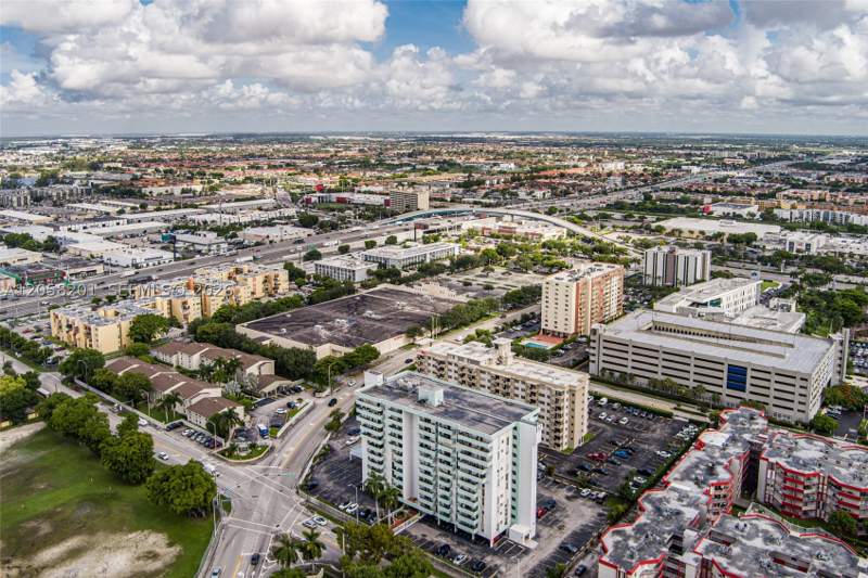 1 bedroom Condominium at 1825 W 44th Pl 509, Imperial Terraces Condo, Hialeah — photo 3