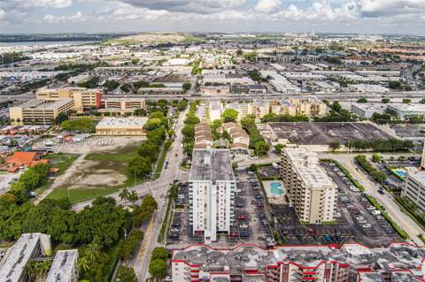 1825 W 44th Pl 509, Hialeah FL - photo 9 of 43