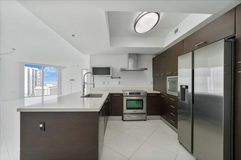 3 bedroom Condominium at 200 Sunny Isles Boulevard 2-1701, St Tropez On The Bay II Co, Sunny Isles Beach — photo 2