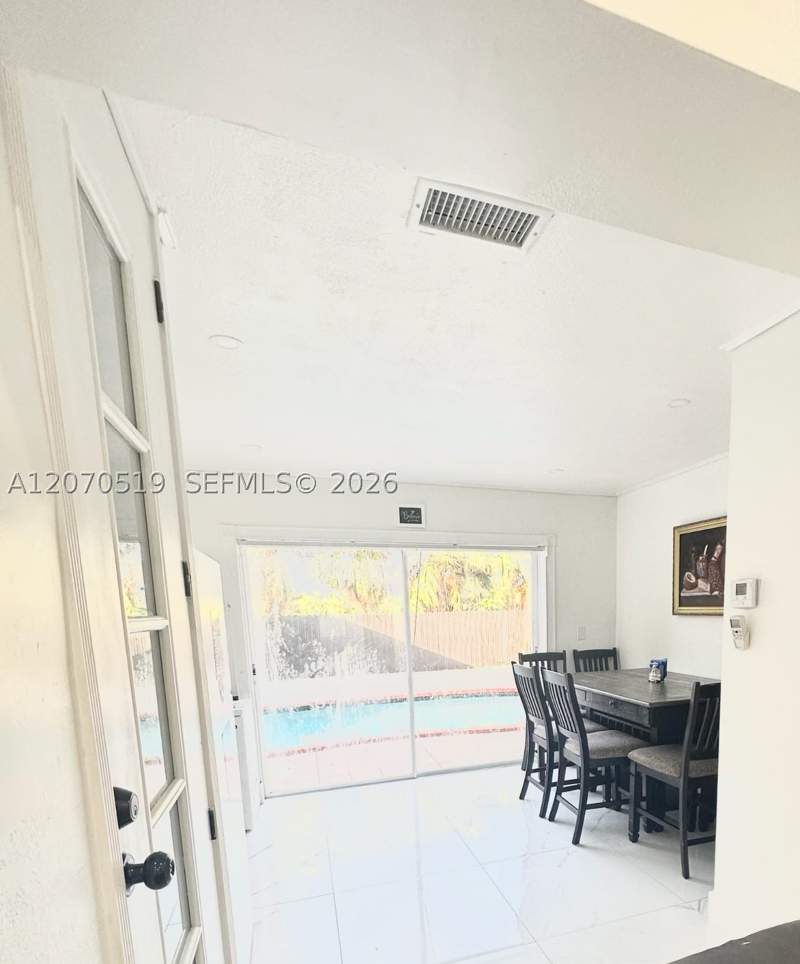 4 bedroom SingleFamilyResidence at 11818 SW 273rd Ln, Cutler Landings 1st Addn, Homestead — photo 3