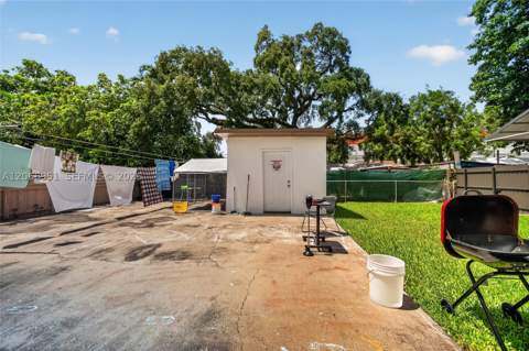 7151 SW 42nd St, Miami FL - photo 10 of 14