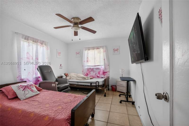 4 bedroom SingleFamilyResidence at 7151 SW 42nd St, Bird Road Estates, Miami — photo 4