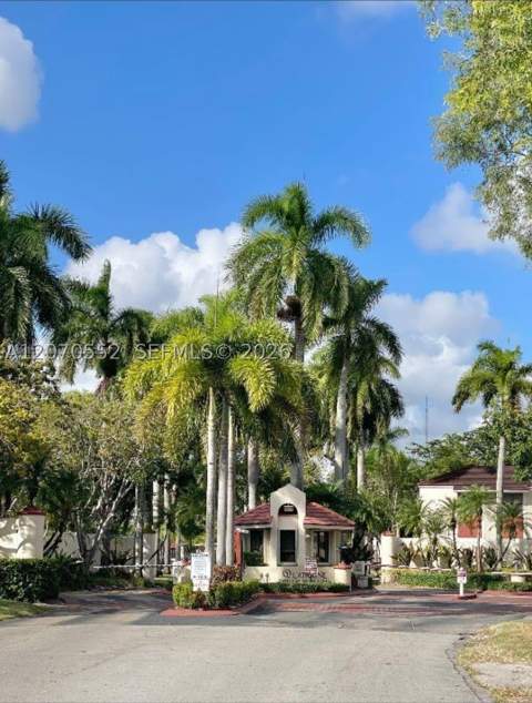 20160 NE 3rd Ct 8, Miami FL - photo 22 of 24