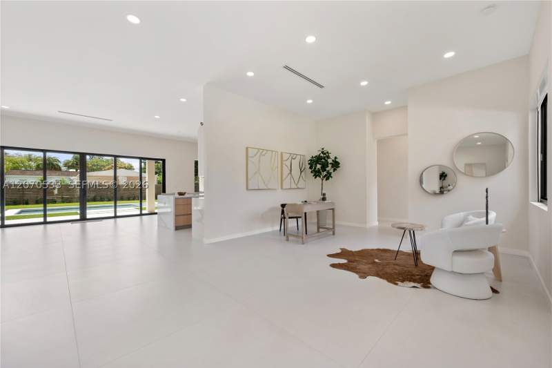 4 bedroom SingleFamilyResidence at 6990 SW 58th St, Carole Helms Manor, Miami — photo 4