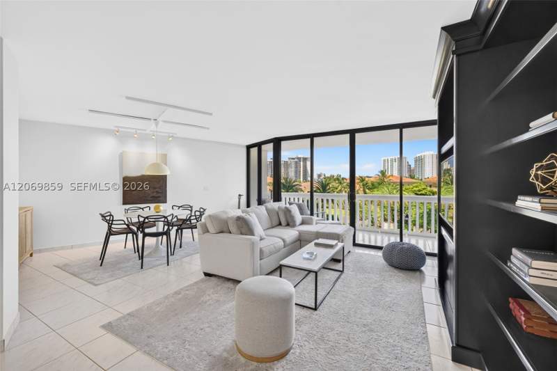 2 bedroom Condominium at 1000 Island Blvd 405, 1000 Isl Blvd Williams Is, Aventura — photo 3