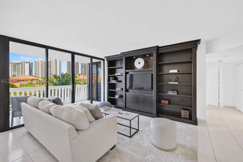2 bedroom Condominium at 1000 Island Blvd 405, 1000 Isl Blvd Williams Is, Aventura — photo 4