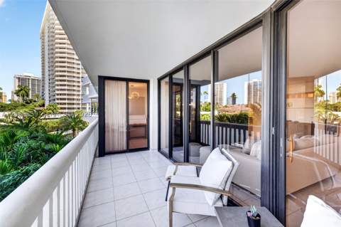 1000 Island Blvd 405, Aventura FL - photo 9 of 53