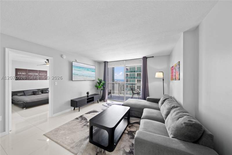 1 bedroom Condominium at 1200 Brickell Bay Dr 2205, The Club At Brickell Bay, Miami — photo 2