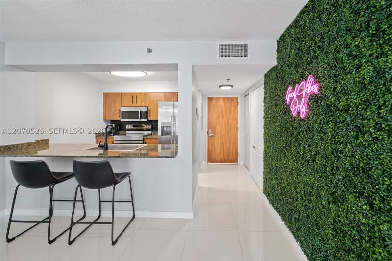 1 bedroom Condominium at 1200 Brickell Bay Dr 2205, The Club At Brickell Bay, Miami — photo 3