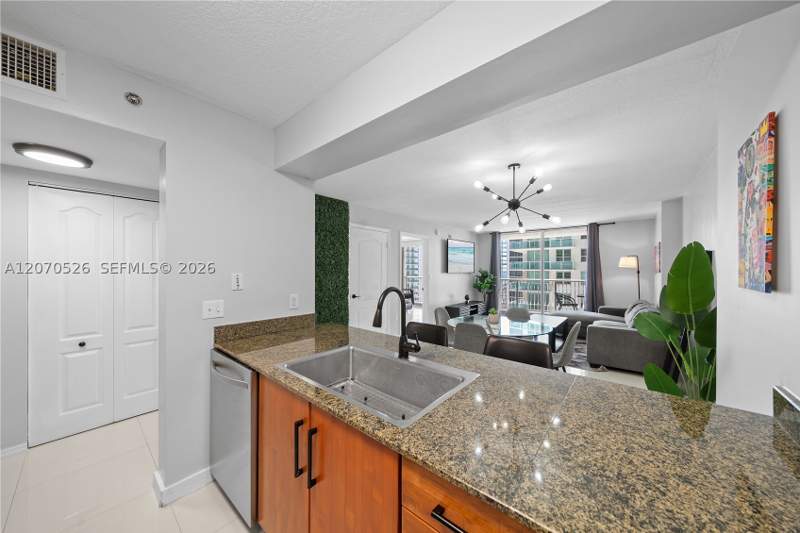 1 bedroom Condominium at 1200 Brickell Bay Dr 2205, The Club At Brickell Bay, Miami — photo 4