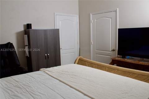 2732 W 68th Pl, Hialeah FL - photo 12 of 39