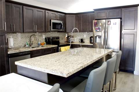 2732 W 68th Pl, Hialeah FL - photo 14 of 39