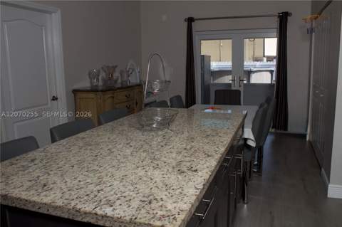 2732 W 68th Pl, Hialeah FL - photo 16 of 39