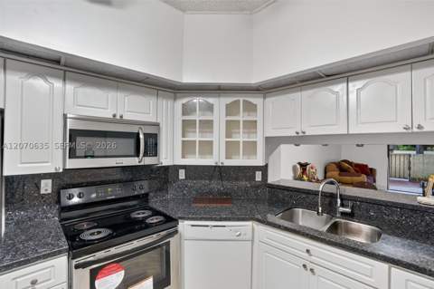 13045 SW 88th Ln 104A, Miami FL - photo 6 of 25
