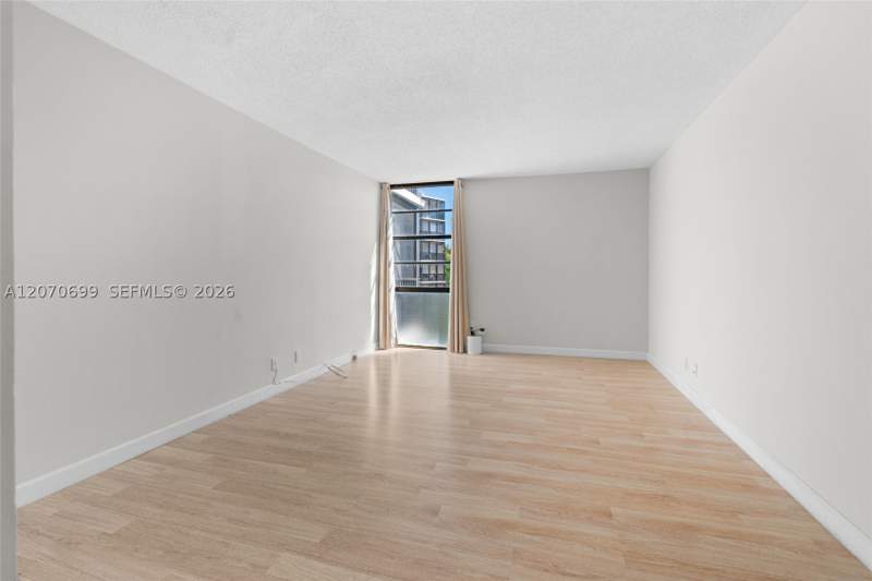 2 bedroom Condominium at 3401 N Country Club Dr 519, Ensenada Condo Bldg E-Ii, Aventura — photo 5